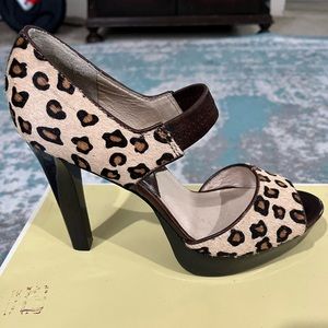 Michael Kors leopard heel 6.5